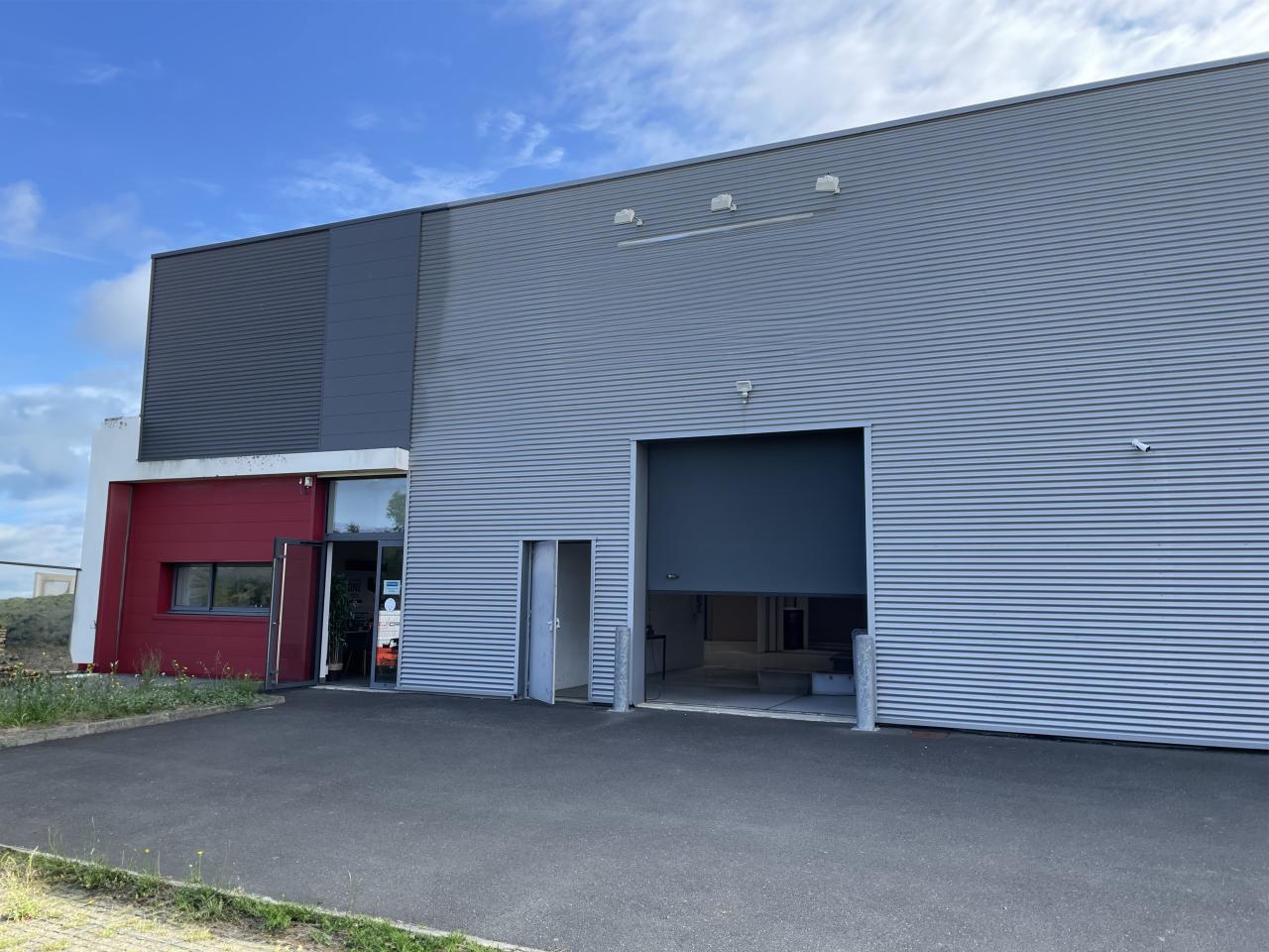 Local d'activité Couëron 356m² Location local d'activité Couëron Loire-Atlantique OLACT2534247 0